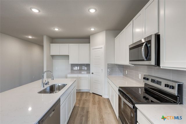2533 Heritance Pass, Seguin, TX 78155