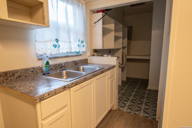 122 Osage, San Antonio, TX 78207