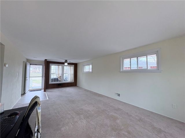 562 Firethorne Dr, Monroeville, PA 15146