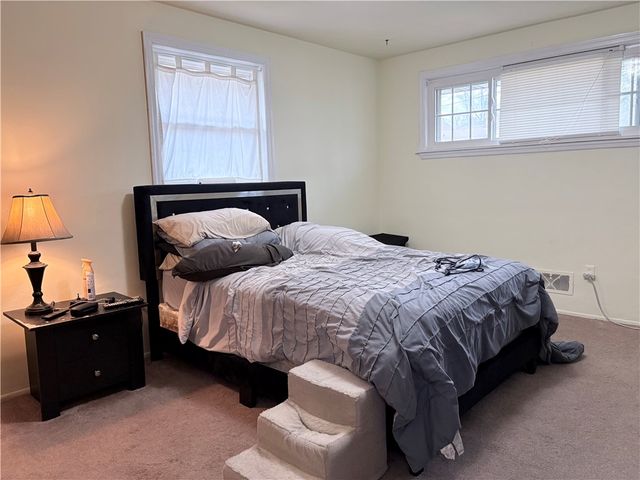 562 Firethorne Dr, Monroeville, PA 15146