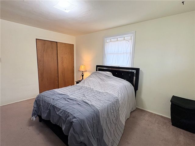 562 Firethorne Dr, Monroeville, PA 15146