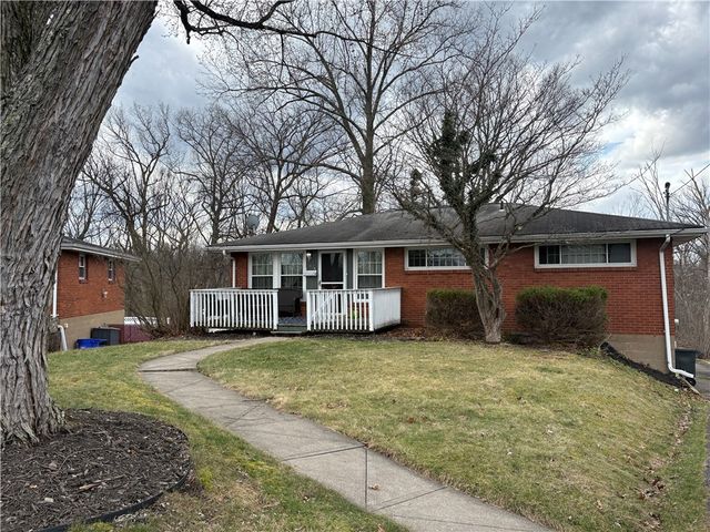 562 Firethorne Dr, Monroeville, PA 15146