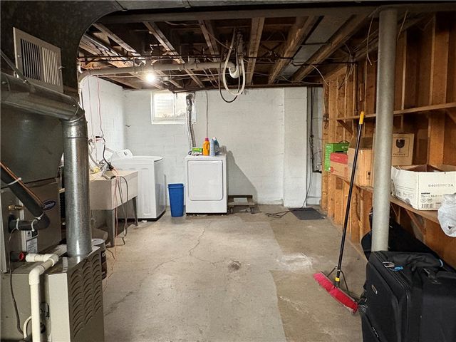 562 Firethorne Dr, Monroeville, PA 15146