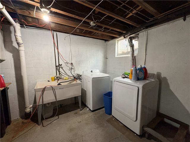 562 Firethorne Dr, Monroeville, PA 15146