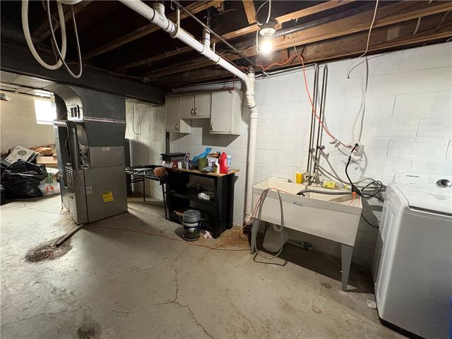 562 Firethorne Dr, Monroeville, PA 15146