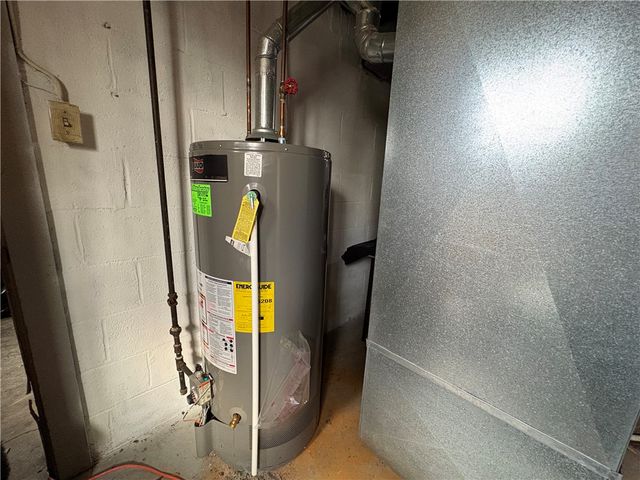 562 Firethorne Dr, Monroeville, PA 15146