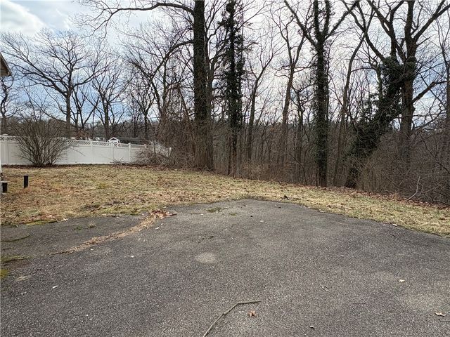 562 Firethorne Dr, Monroeville, PA 15146