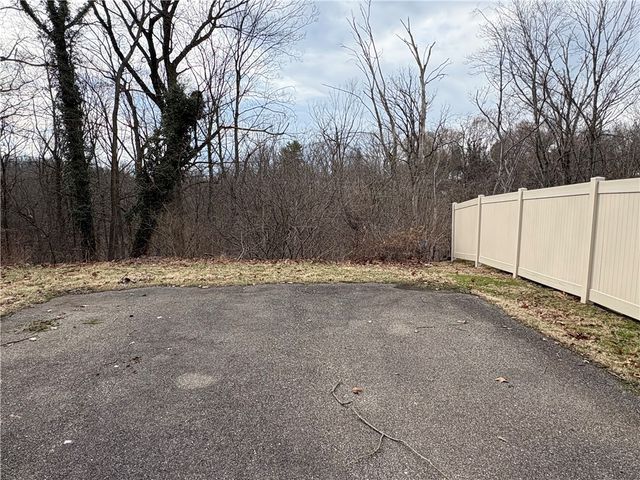 562 Firethorne Dr, Monroeville, PA 15146