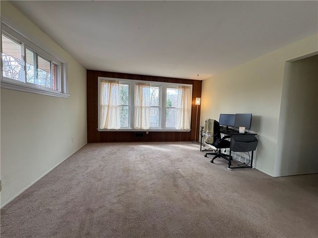 562 Firethorne Dr, Monroeville, PA 15146