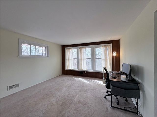 562 Firethorne Dr, Monroeville, PA 15146