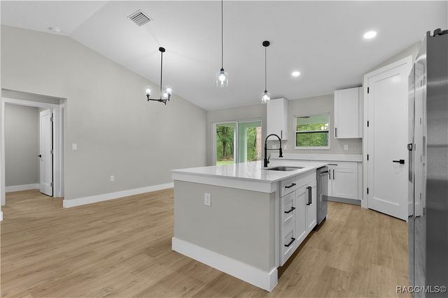 1115 W Geneva Place, Citrus Springs, FL 34434