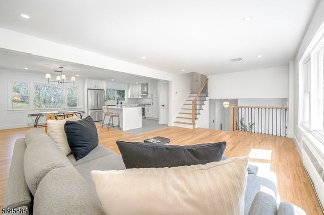 368 Cherry Hill Rd, Mountainside Boro, NJ 07092