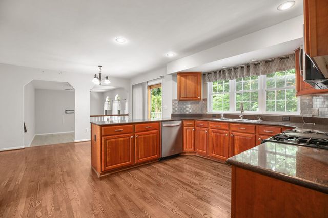 10205 N HAMPTON LN, Fredericksburg, VA 22408