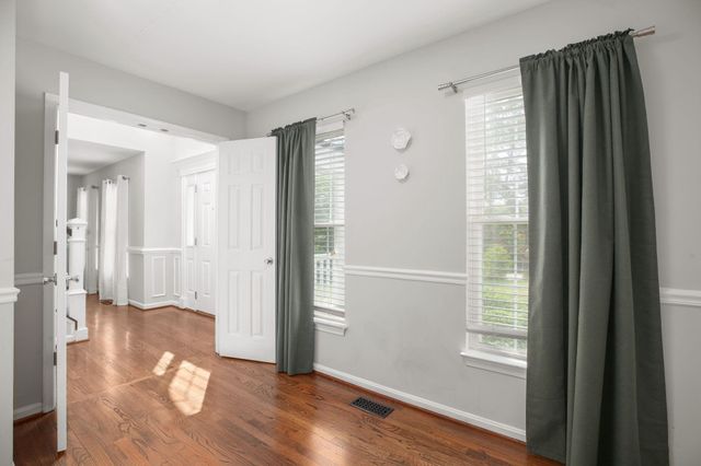 10205 N HAMPTON LN, Fredericksburg, VA 22408