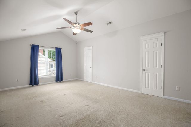 10205 N HAMPTON LN, Fredericksburg, VA 22408