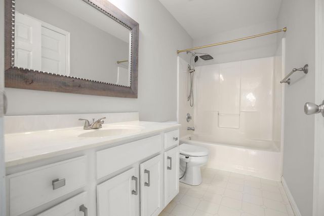10205 N HAMPTON LN, Fredericksburg, VA 22408