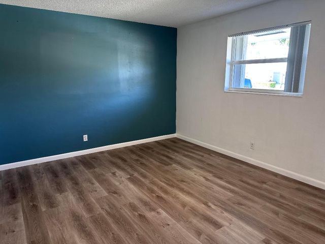 14 Ridgewood Circle, Tequesta, FL 33469