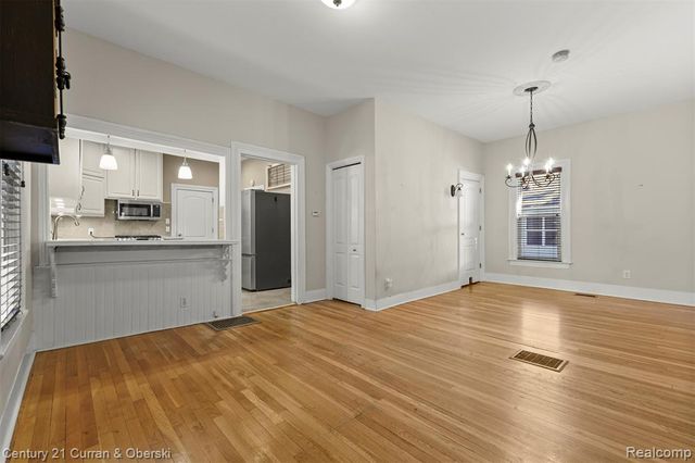 323 E Liberty Street, South Lyon, MI 48178