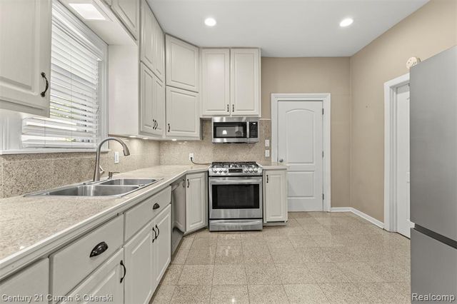 323 E Liberty Street, South Lyon, MI 48178