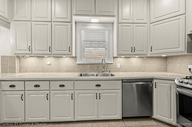 323 E Liberty Street, South Lyon, MI 48178