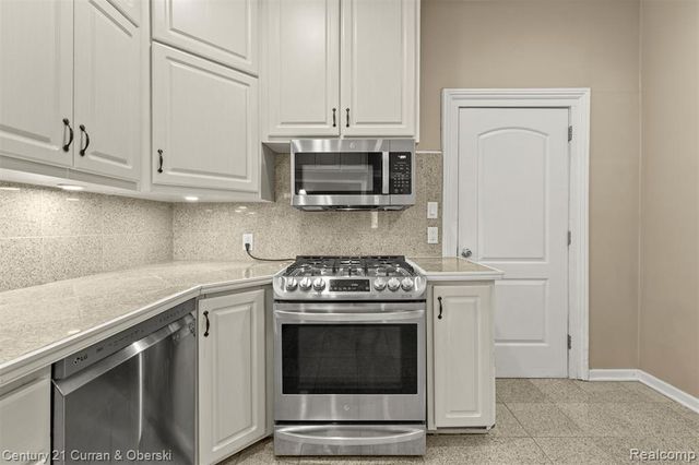 323 E Liberty Street, South Lyon, MI 48178