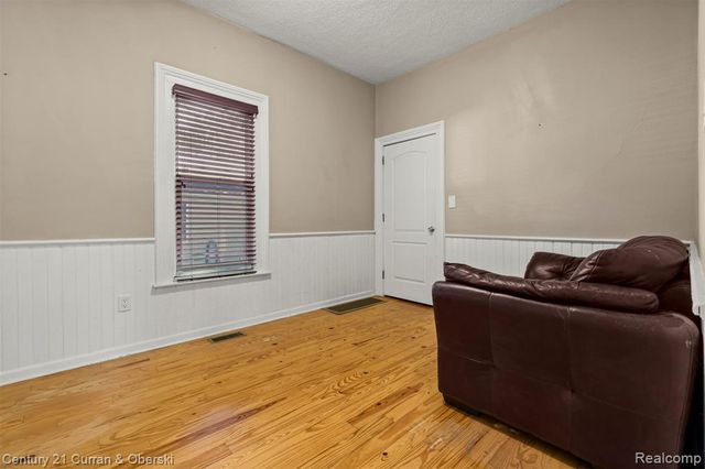 323 E Liberty Street, South Lyon, MI 48178