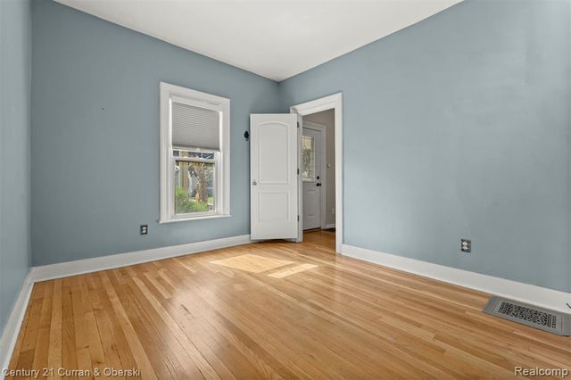 323 E Liberty Street, South Lyon, MI 48178