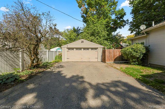 323 E Liberty Street, South Lyon, MI 48178