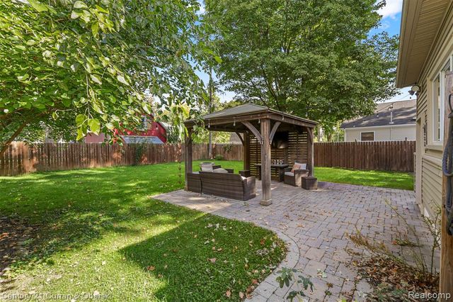 323 E Liberty Street, South Lyon, MI 48178