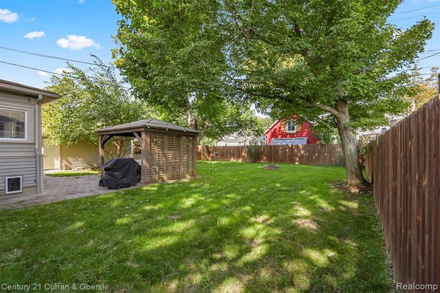 323 E Liberty Street, South Lyon, MI 48178