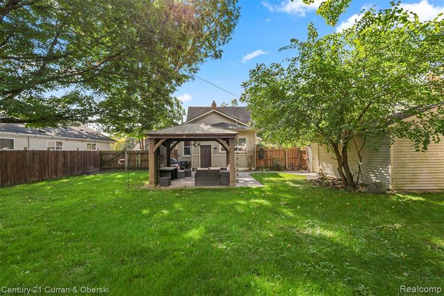323 E Liberty Street, South Lyon, MI 48178