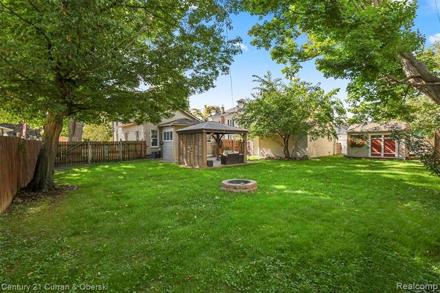323 E Liberty Street, South Lyon, MI 48178