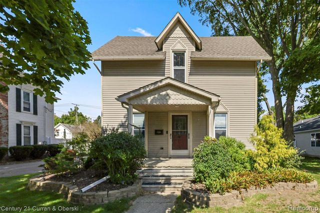 323 E Liberty Street, South Lyon, MI 48178