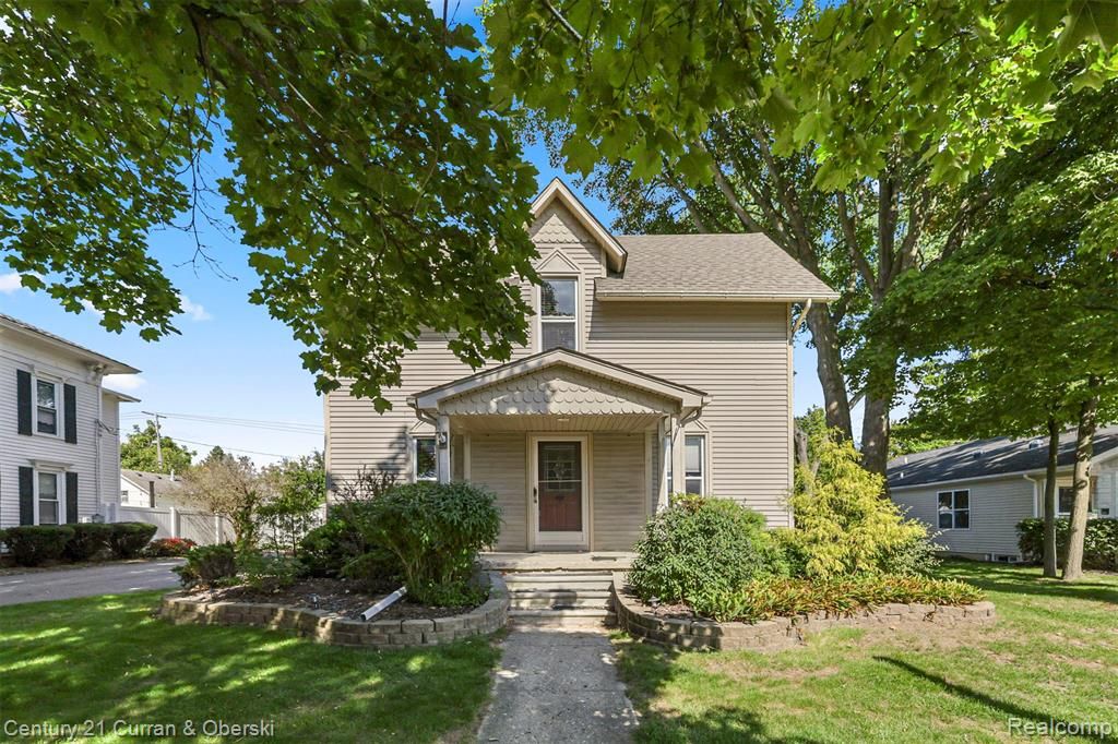 323 E Liberty Street, South Lyon, MI 48178