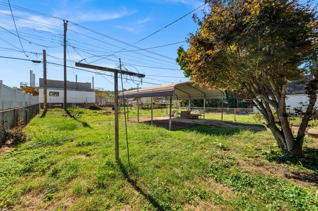 3203 Bradley Road, Huntington, WV 25704