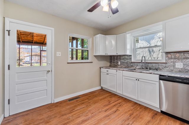 3203 Bradley Road, Huntington, WV 25704