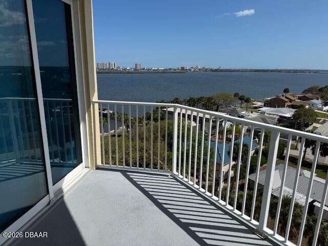 2801 S Ridgewood Ave Unit 807, South Daytona, FL 32119