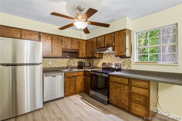 1620 Idlewood Drive, Clarksville, IN 47129