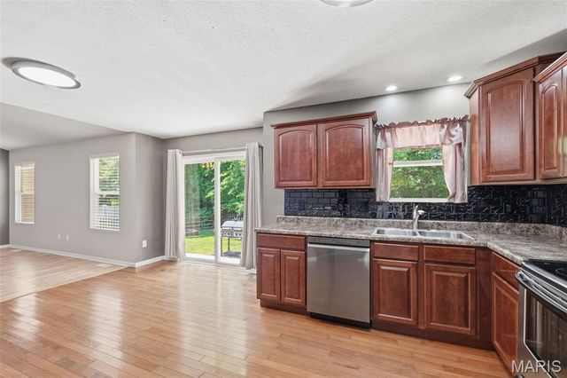 29362 Walnut Lake Lane, Wright City, MO 63390