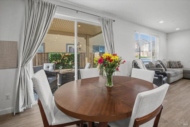 2482 Cinnabar Dr, Fairfield, CA 94533