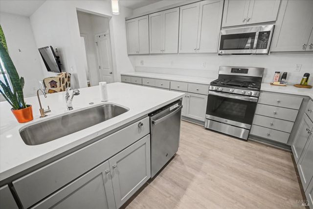 2482 Cinnabar Dr, Fairfield, CA 94533