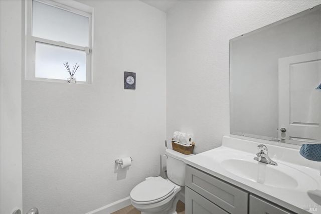 2482 Cinnabar Dr, Fairfield, CA 94533