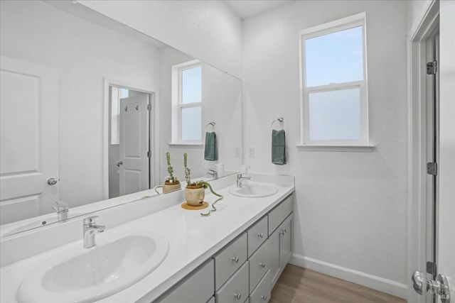 2482 Cinnabar Dr, Fairfield, CA 94533