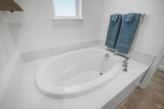 2482 Cinnabar Dr, Fairfield, CA 94533