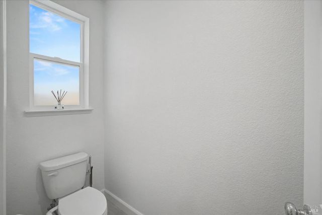 2482 Cinnabar Dr, Fairfield, CA 94533