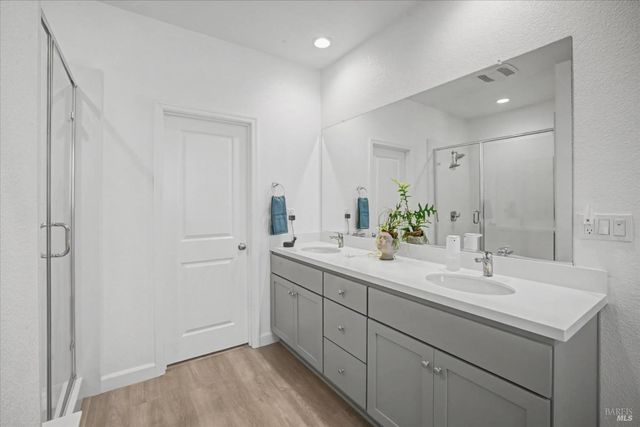 2482 Cinnabar Dr, Fairfield, CA 94533