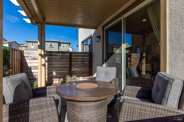 2482 Cinnabar Dr, Fairfield, CA 94533