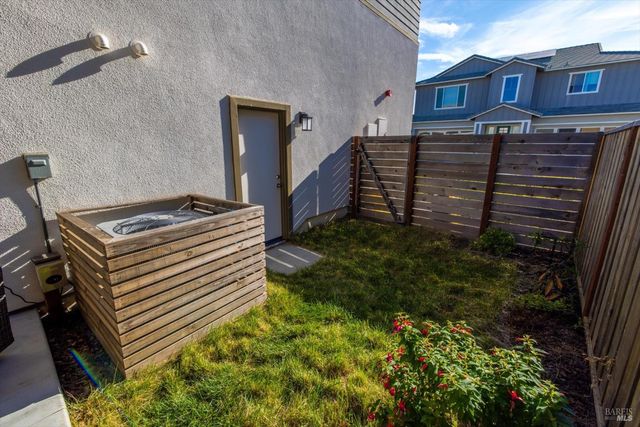 2482 Cinnabar Dr, Fairfield, CA 94533