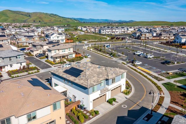 2482 Cinnabar Dr, Fairfield, CA 94533