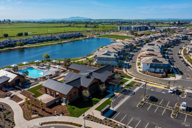 2482 Cinnabar Dr, Fairfield, CA 94533